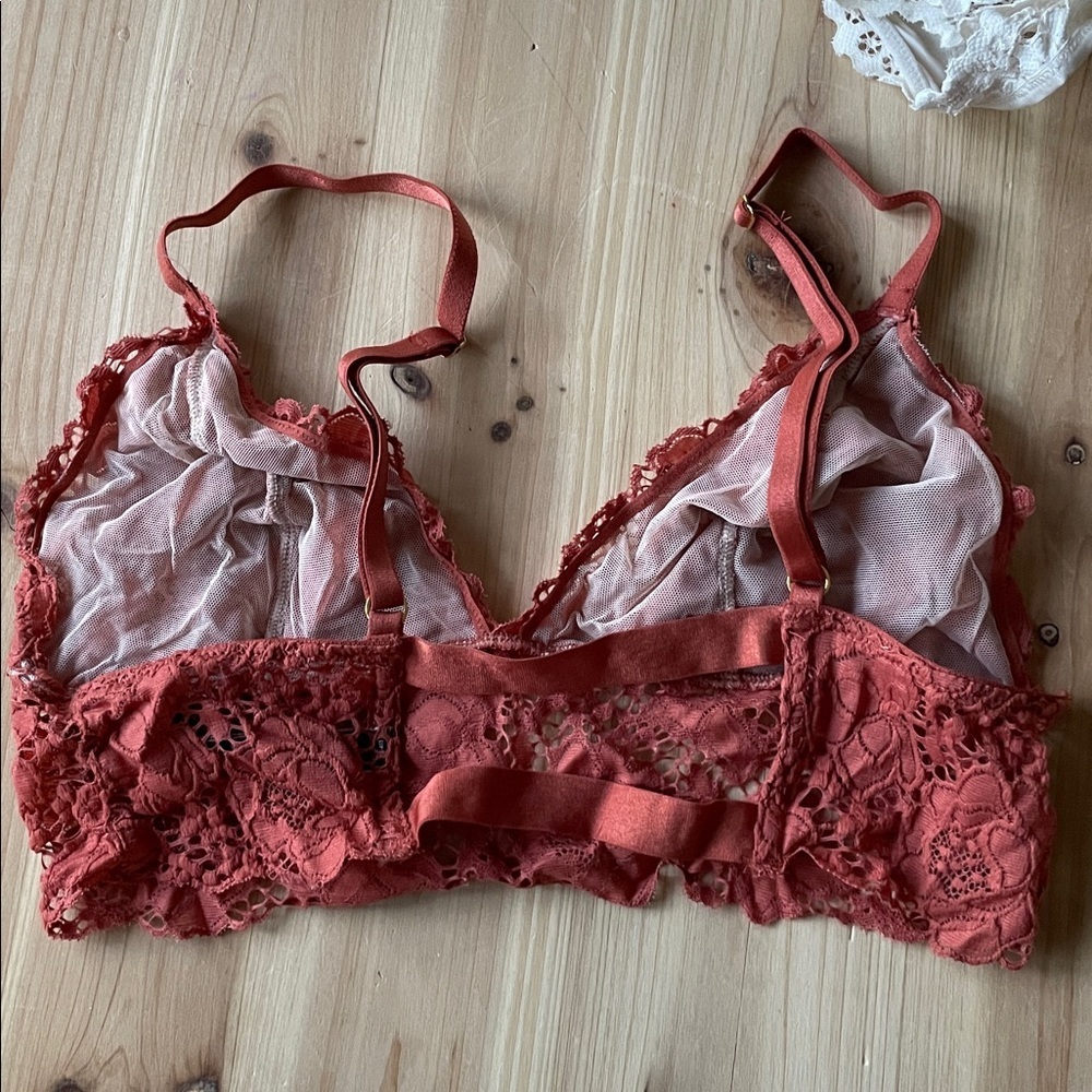 (2) Victoria's Secret Lace Bralette Duo - Picture 7 of 8